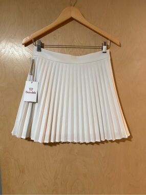 Aritzia Sunday Best Sun-deh White Pleated skirt